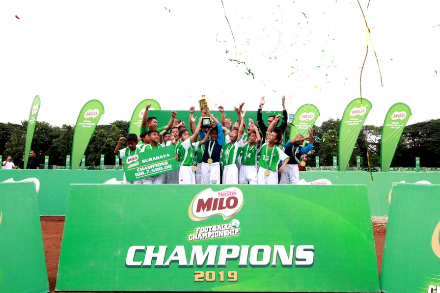 SDN Bandung Rejosari 1 Malang berhasil tampil sebagai juara MILO Football Championship Surabaya 2019.