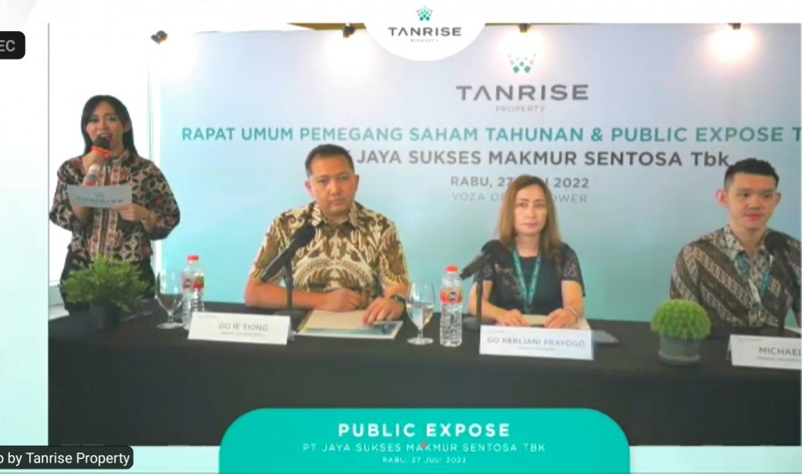 Jajaran direksi PT Jaya Sukses Makmur Sentosa Tbk pada paparan publik secara virtual, Rabu (27/7/2022).